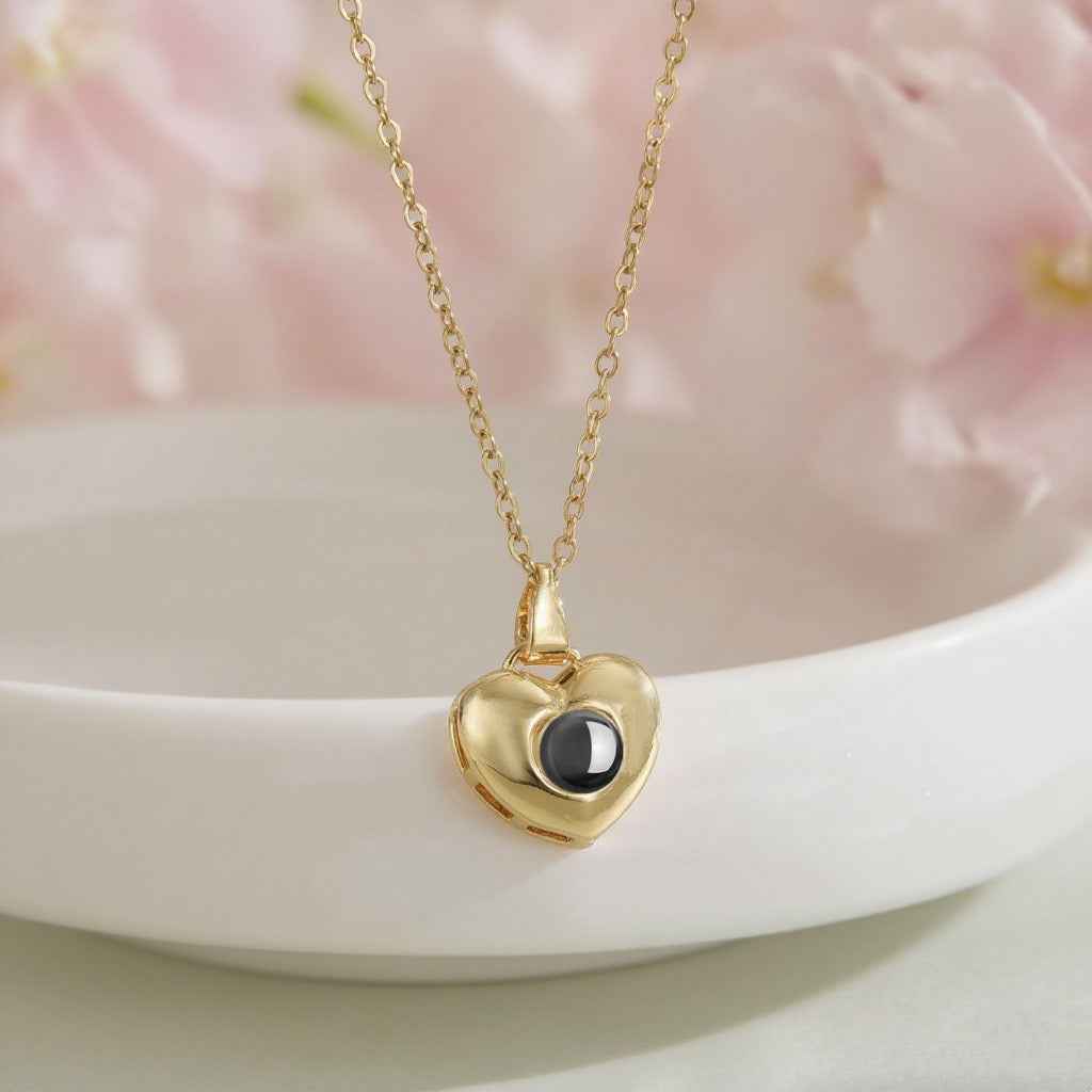 heart projection necklace - Lyra