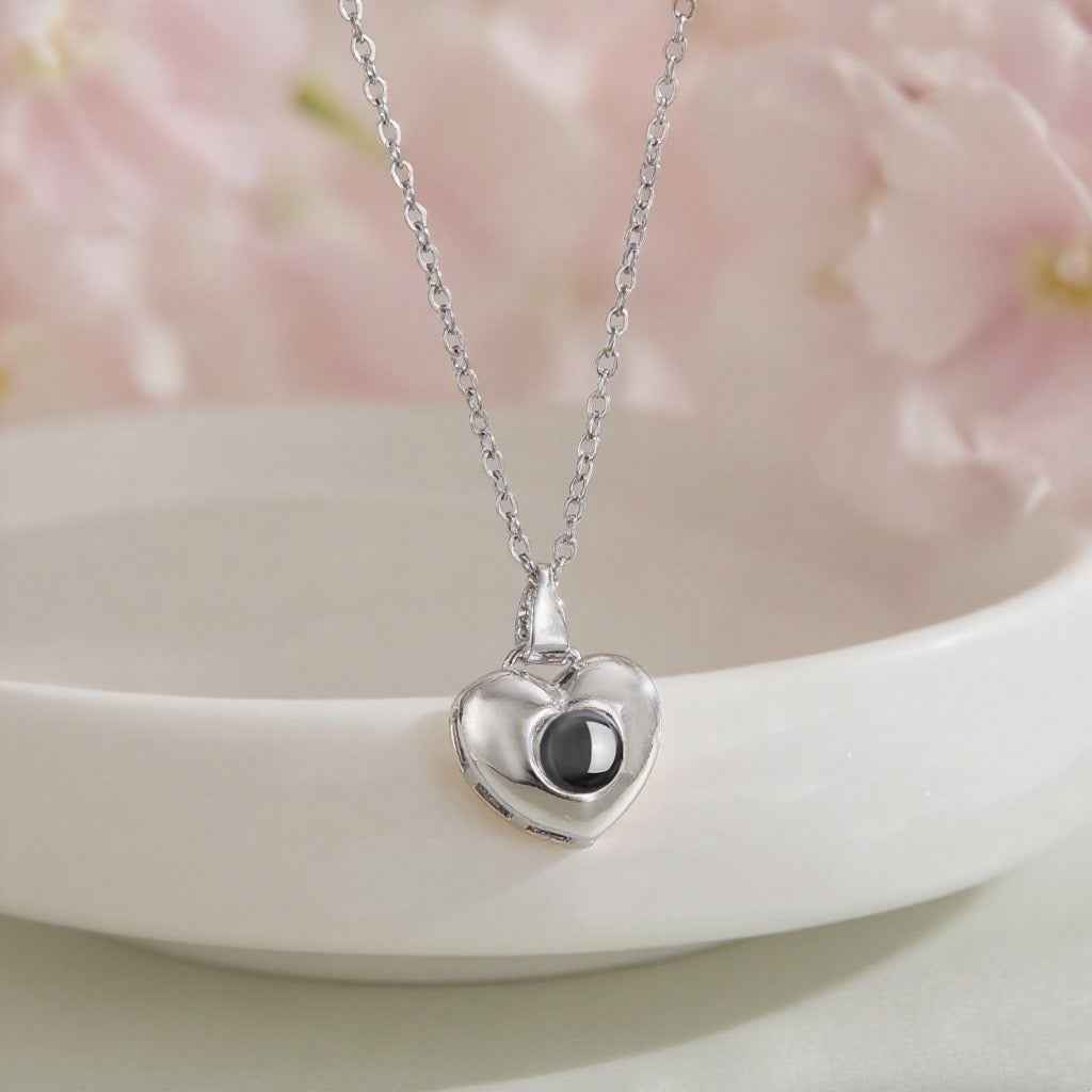 heart projection necklace - Lyra