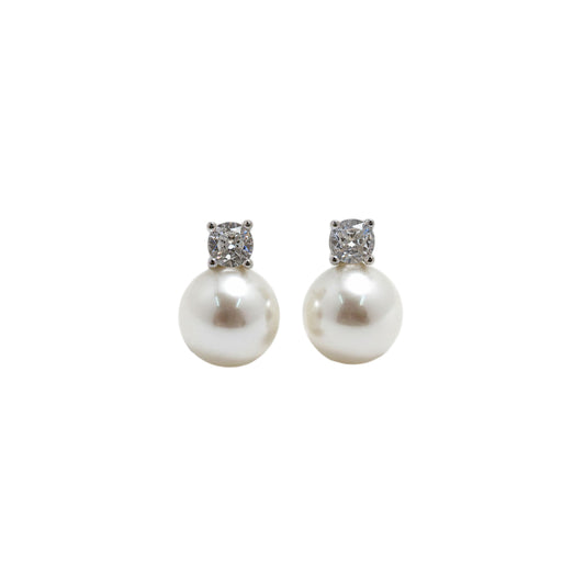 pearl earrings - stud - Lyra