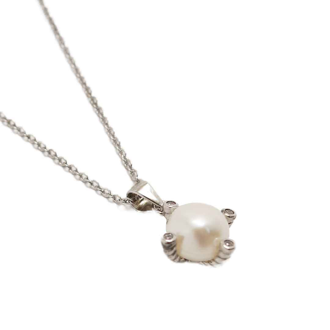 pearl necklace - pure heart - Lyra